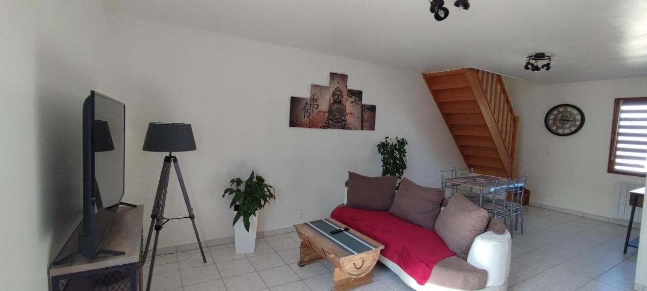 Au Pied Du Chateau 2 Bellegarde-du-Loiret Bilik gambar